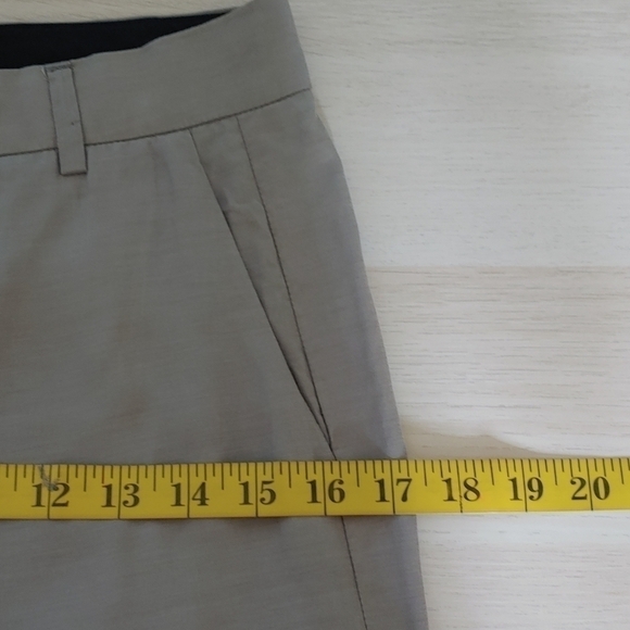 VINCE Kaki regular waist cupro jogger cropped pants - Picture 8 of 12